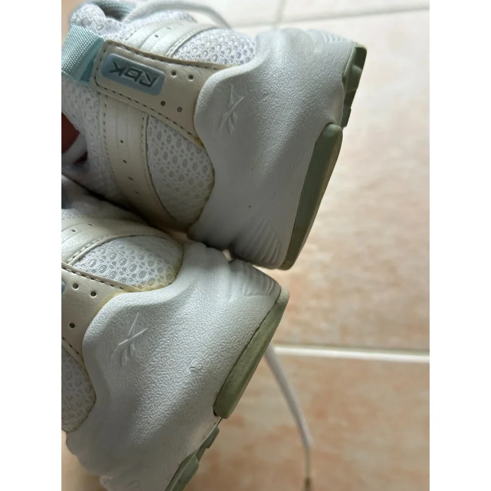 Reebok White Athletic Shoes RB 810 PYE 2-180450 -‎ Women's Size 7.5